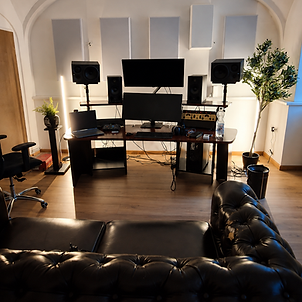 Professional mixing and mastering setup at Dopamin Studios